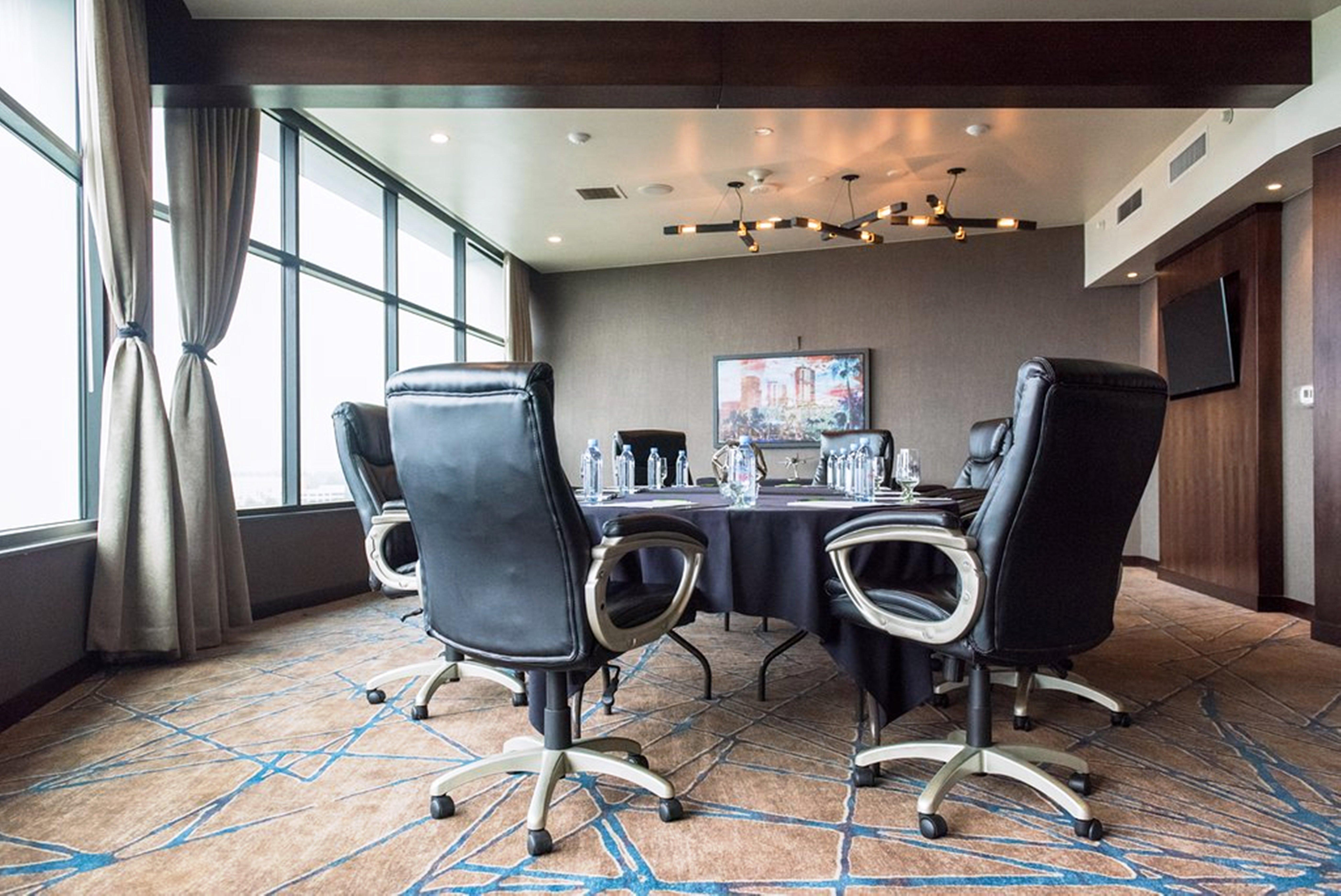 Holiday Inn Long Beach - Airport By Ihg Bagian luar foto