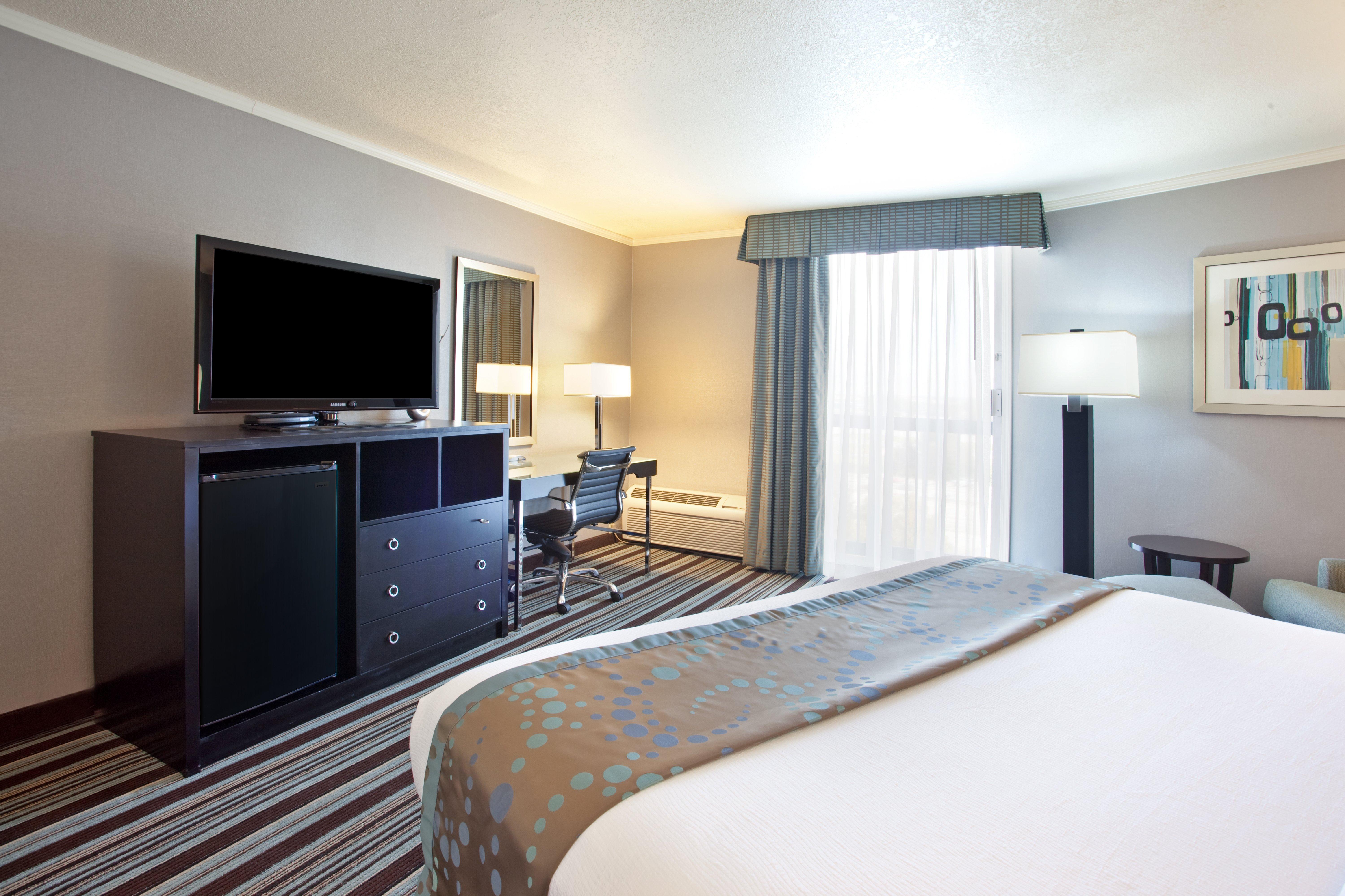 Holiday Inn Long Beach - Airport By Ihg Bagian luar foto