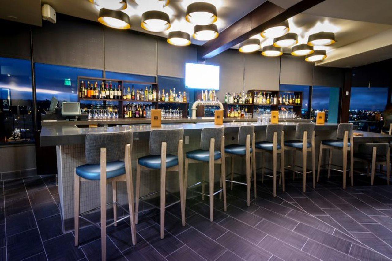 Holiday Inn Long Beach - Airport By Ihg Bagian luar foto