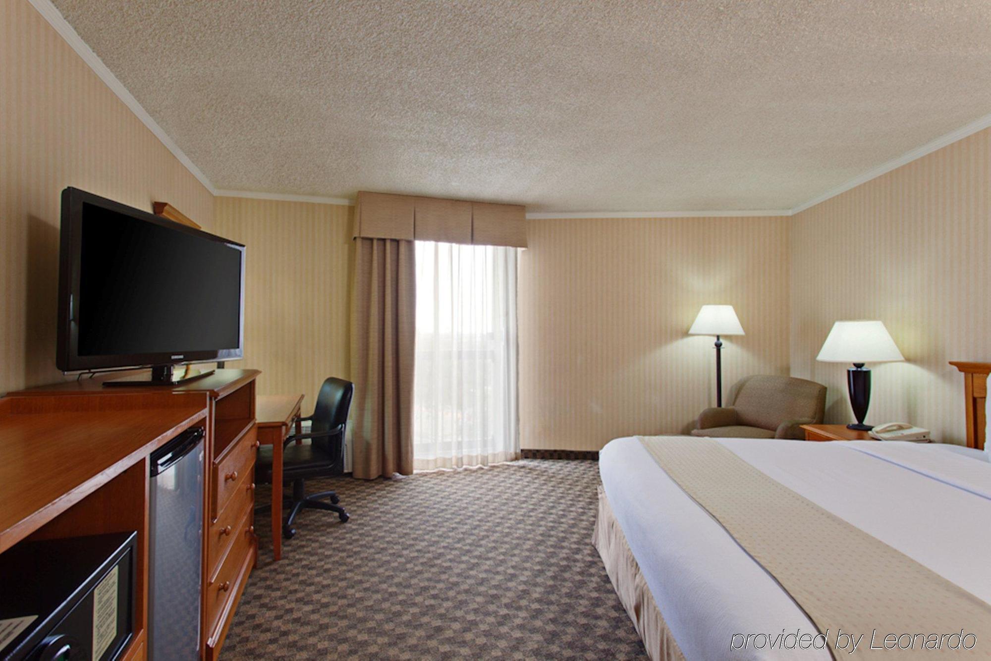 Holiday Inn Long Beach - Airport By Ihg Bagian luar foto